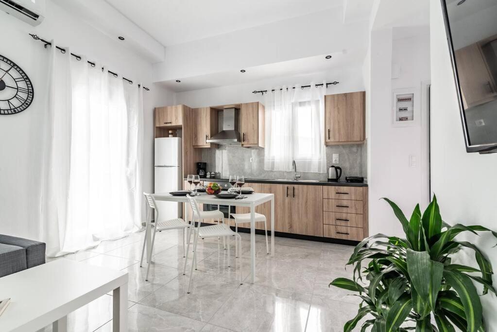 Apartamento Modern & Stylish Flat For Friends & Couples Heraclión Exterior foto